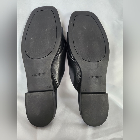 Vionic Miramar Leather Sandal - Like New - Picture 4 of 5